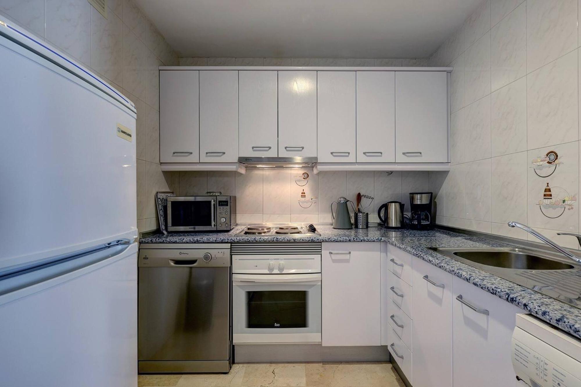 053 - Two Bed Mijas Golf Apartment In Popular Matchroom Golf Club Фуэнхирола Экстерьер фото