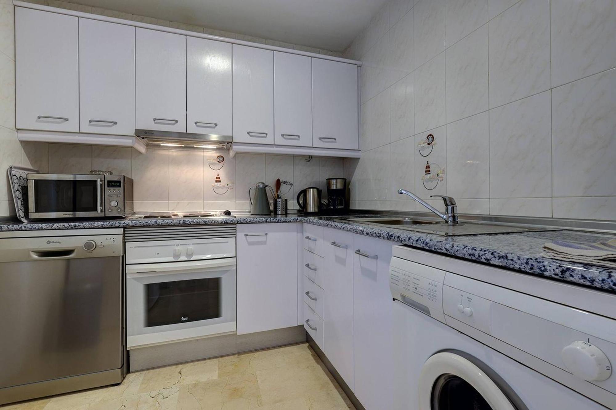053 - Two Bed Mijas Golf Apartment In Popular Matchroom Golf Club Фуэнхирола Экстерьер фото